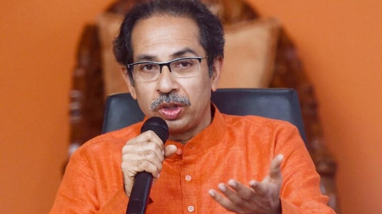 Anil Deshmukh's morality creates trouble for Thackeray?