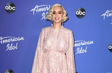 Katy Perry dejó de depilarse las piernas tras ser madre