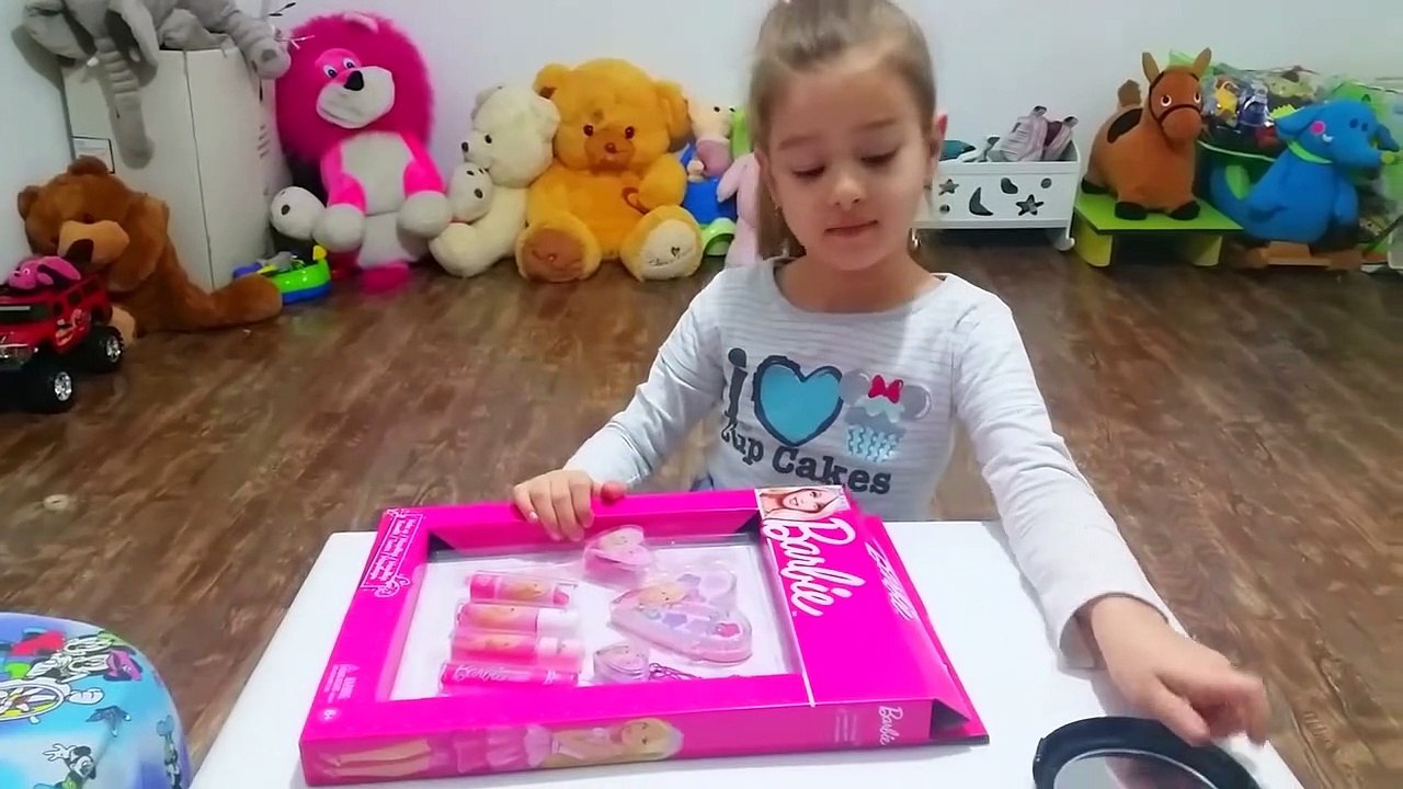 Barbie Makeup Set Tutorial For Children . Kit For Girls. Cute Video - video  Dailymotion