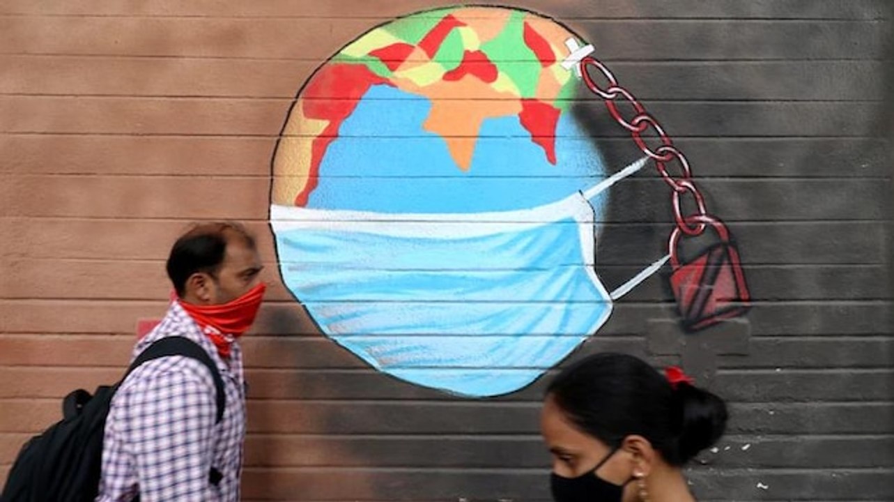 Centre rejects Maharashtra, Delhi governments 'vaccine for all' demand