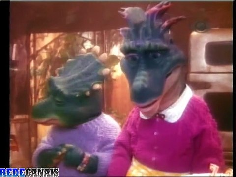 Família Dinossauros - Episódio 03 - O Dia do Arremesso