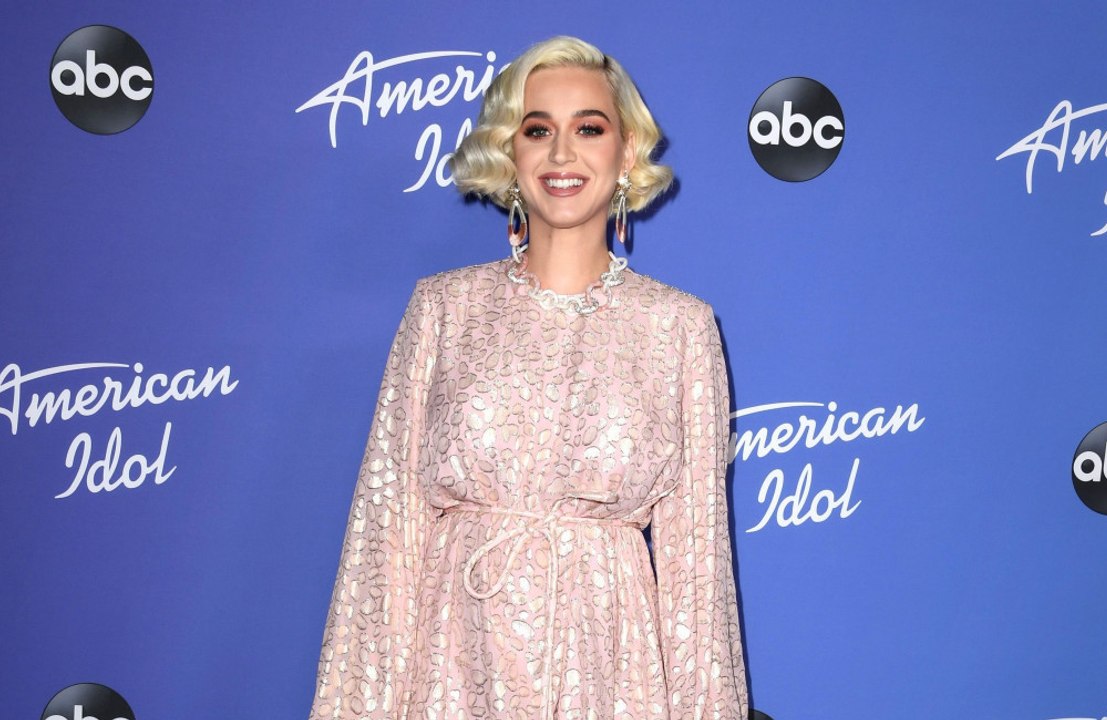 Katy perry: sie pfeift aufs beine rasieren!