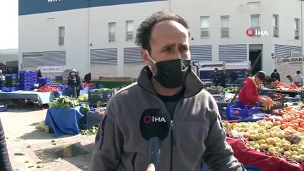 Kültür merkezinin çatısı pazar yerinin üzerine uçtu: 2 yaralı