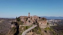 Una ciudad medieval italiana, en peligro por la constante erosión