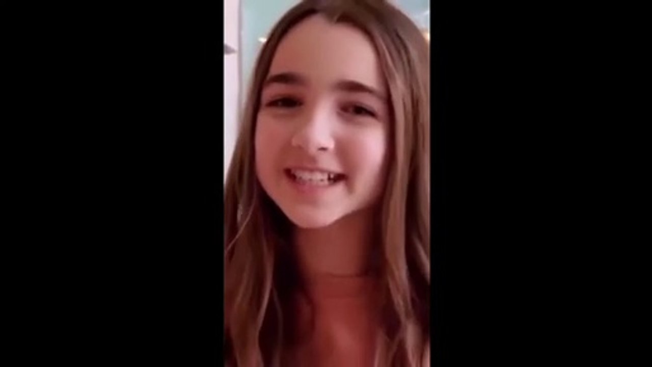 Angélina annonce l'arrivée de "Maman me dit" (2/3)