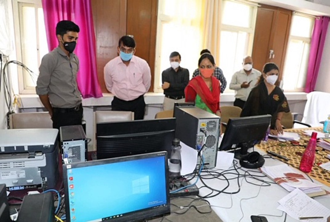 कोविड कमांड एंड कंट्रोल सेंटर का निरीक्षण