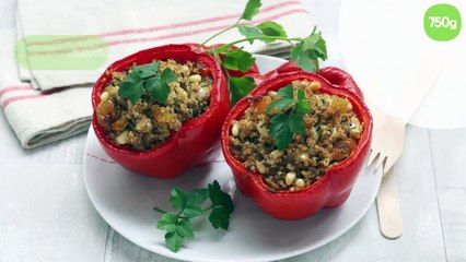 Descargar video: Poivrons farcis au quinoa, raisins secs, pignons et fromage de chèvre