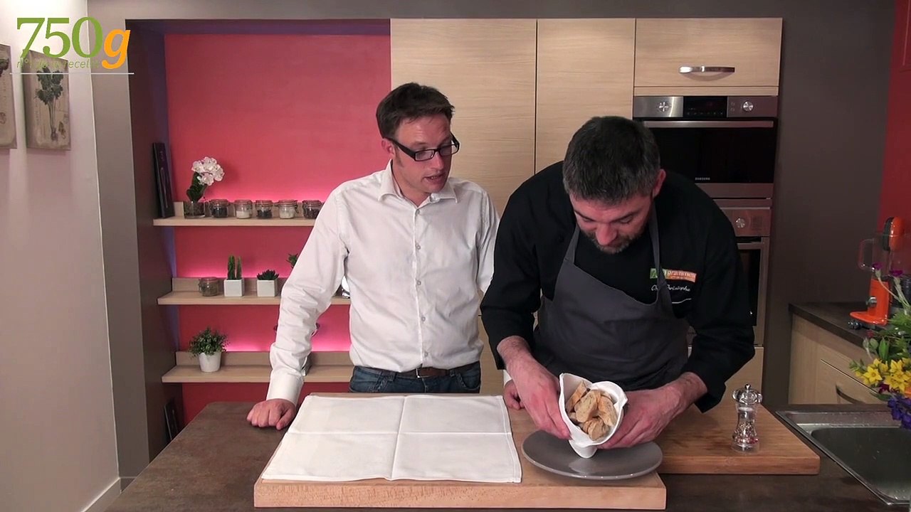 Pliage de serviettes façon mitre