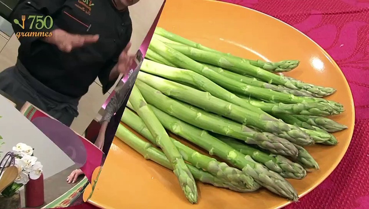 Eplucher des asperges vertes