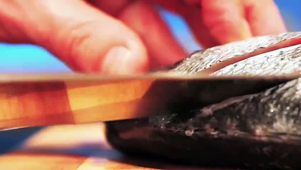 Comment découper un ananas en pirogue ?