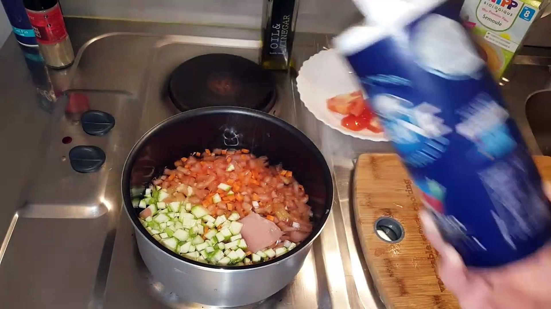 Repas Pour Bebe De 8 Mois A 18 Mois Recette Aux Legumes Poulet Et Semoule Video Dailymotion
