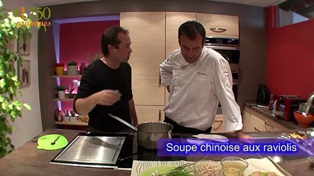 Soupe chinoise aux raviolis