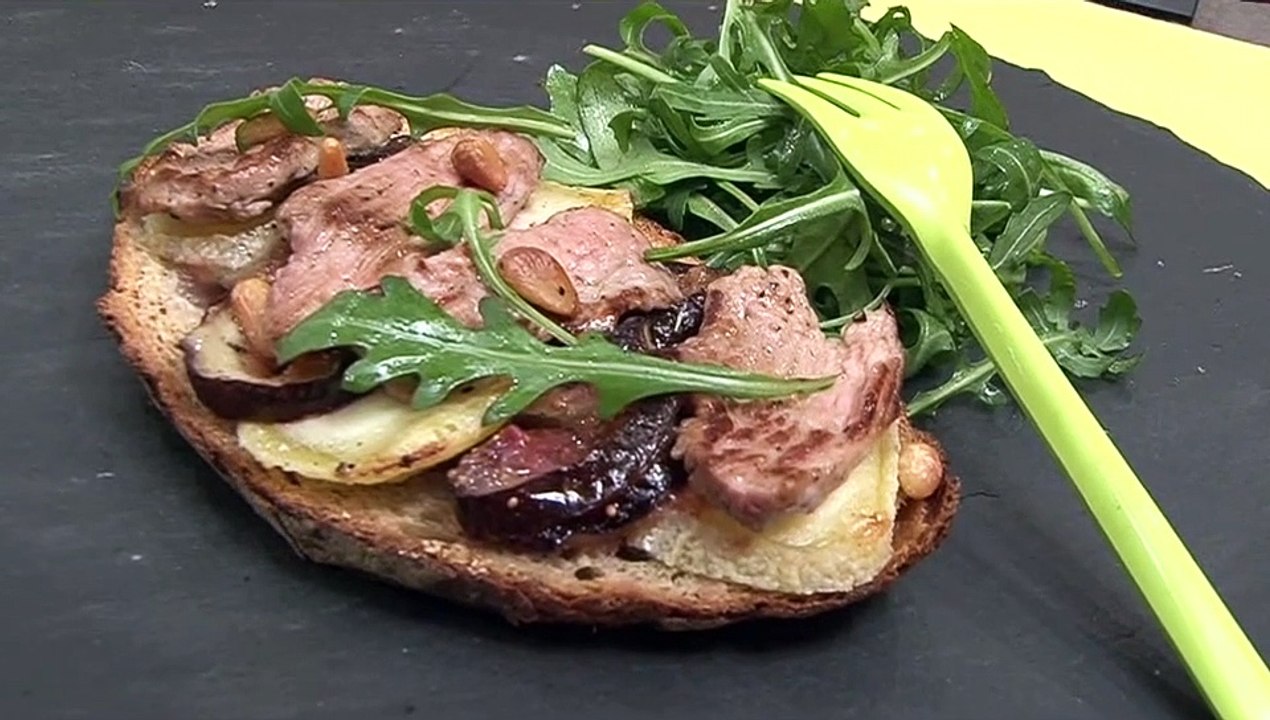 Tartine d'agneau Presto aux figues, chèvre, miel et herbes de Provence