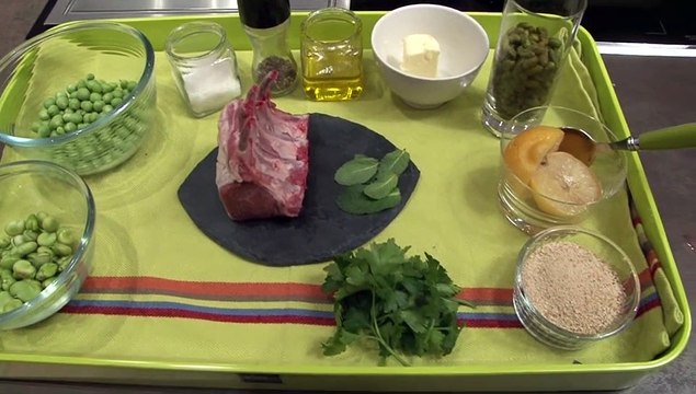 Carré d'agneau en croûte de pistaches vertes, duo de fèves et petits pois au citron confit
