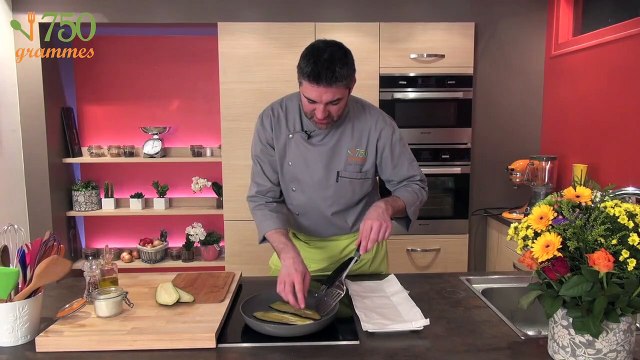 Rouleaux d'aubergine, tomates confites et chèvre frais au miel