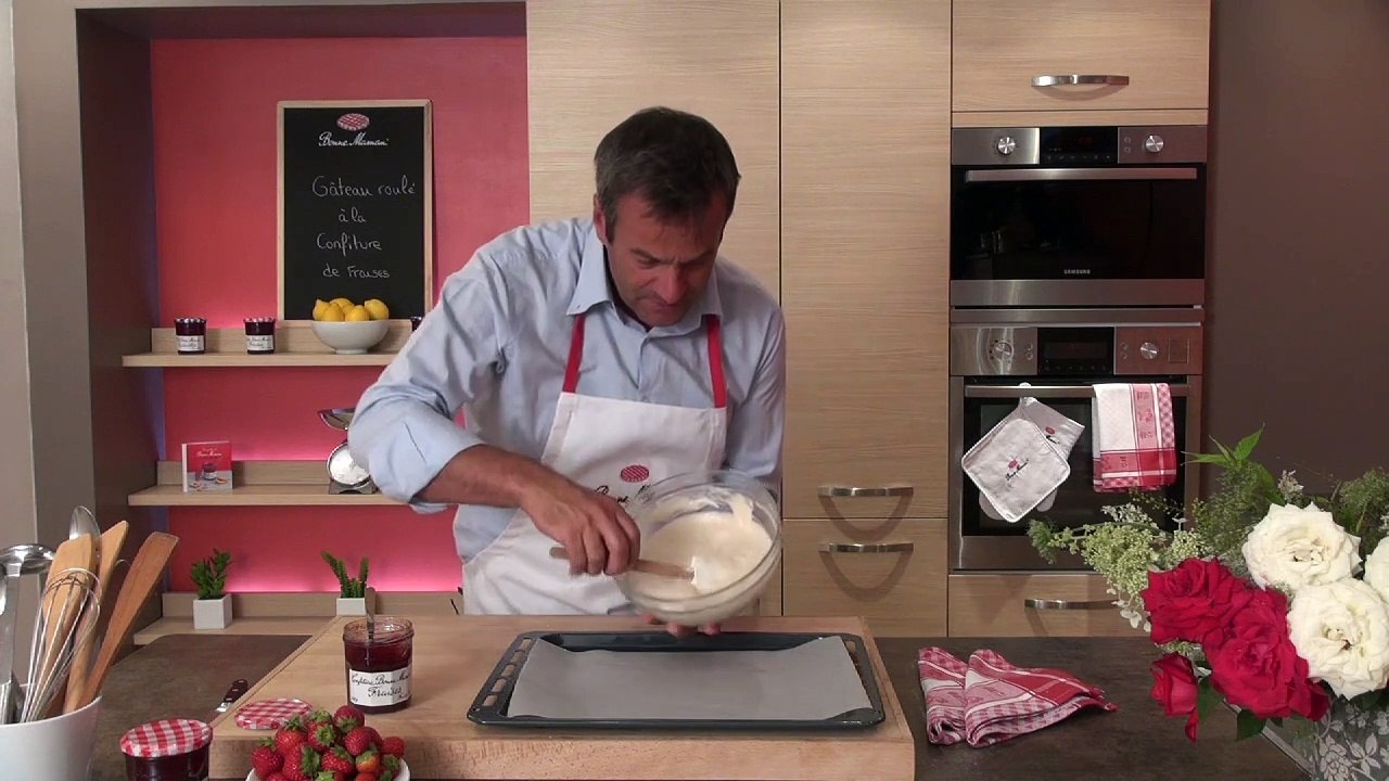 Gâteau roulé à la confiture de Fraises Bonne Maman