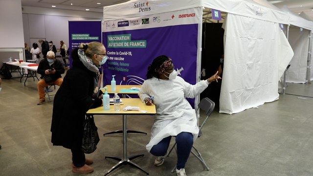 Au Stade de France, Pfizer mène au score sur Moderna, pour les futurs vaccinés