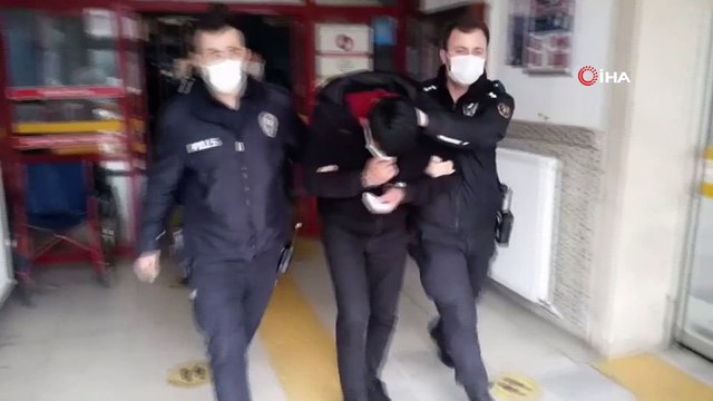 Hem çevreye rahatsızlık verdiler, hem de polise hakaret ettiler