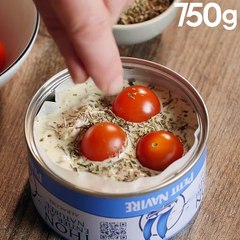 Mini-flans au thon et tomates cerise dans leurs boites