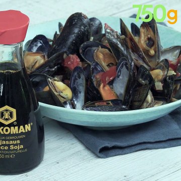 Moules marinières au gingembre, tomates et sauce soja salée