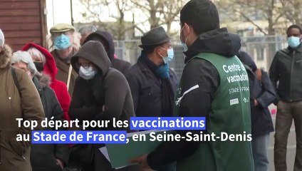Covid : attente puis soulagement au vaccinodrome du Stade de France