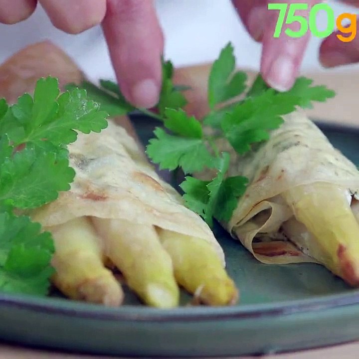 Asperges des Sables des Landes IGP en feuilles de brick et fromage aux herbes