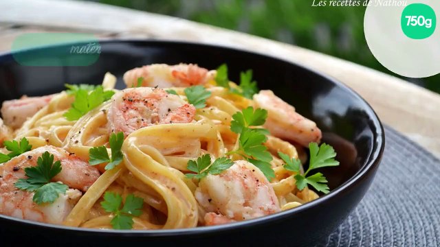 Pâtes linguine aux crevettes, sauce crémeuse à l'ail, paprika fumé et citron