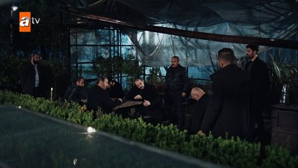 Behzat, Ebru ve Yaman'ı öğrenince deliye döndü