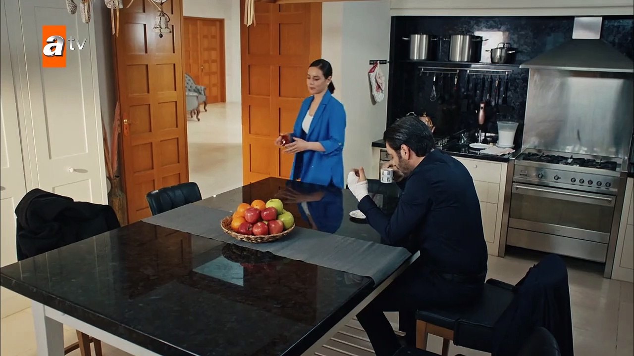 Pınar, İlyas'la ilgileniyor