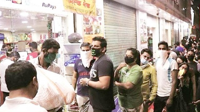 Fear of corona lockdown triggers panic buying in Ahmedabad