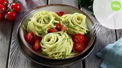 Pâtes à la sauce avocat
