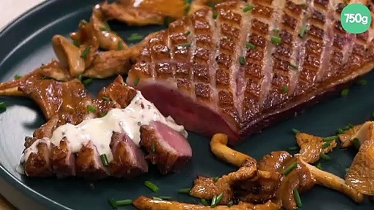 Magret de canard et sauce moutarde aux girolles