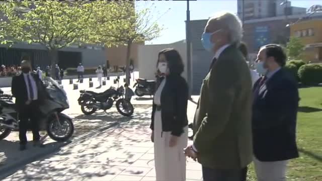 Increpan a Ayuso durante una visita al Hospital 12 de Octubre por su mala gestión durante la pandemia