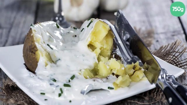 Pommes de terre au four à la crème de ciboulette