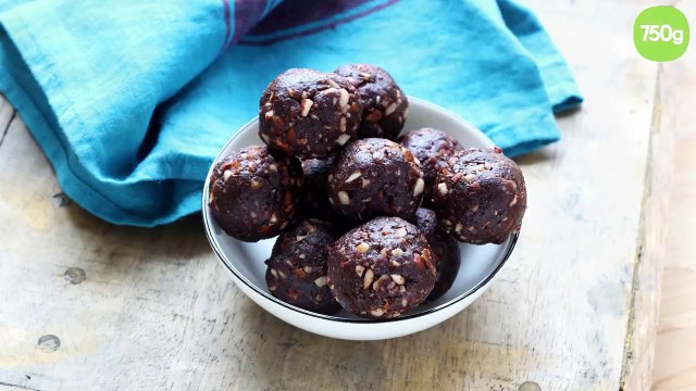 Energy balls dattes amandes et huile de coco (bouchées énergétiques)
