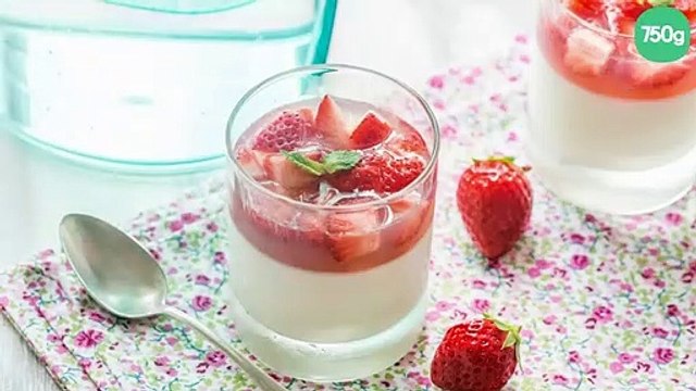 Panna Cotta et fraises en gelée