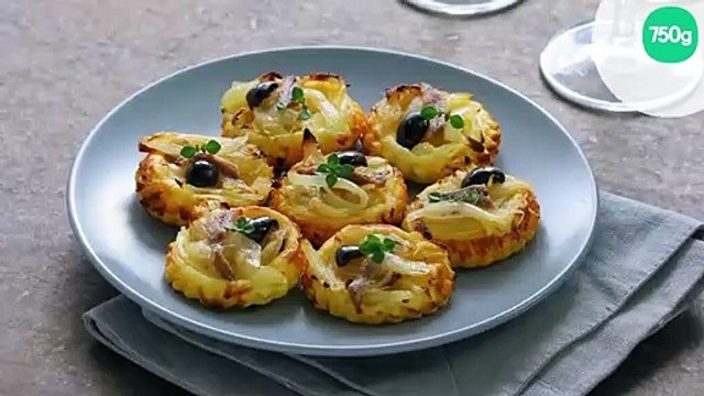 Mini-tartelettes fines aux oignons et anchois façon pissaladière