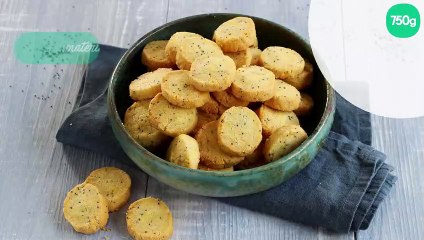 Sablés au parmesan, curry et graines de pavot