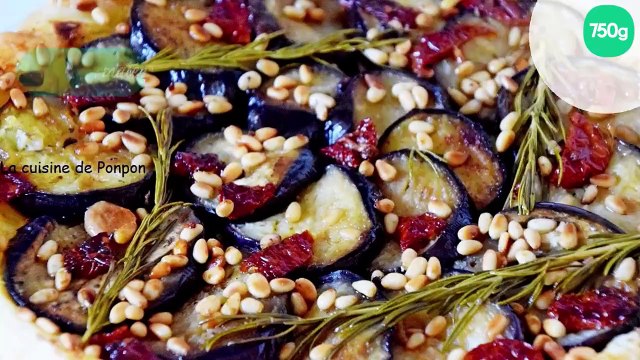 Tatin d'aubergines, tomates séchées et pignons