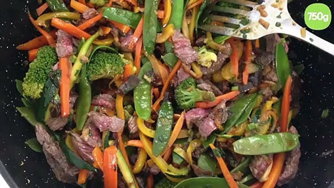 Wok de bœuf sauté aux légumes, sauce aigre douce