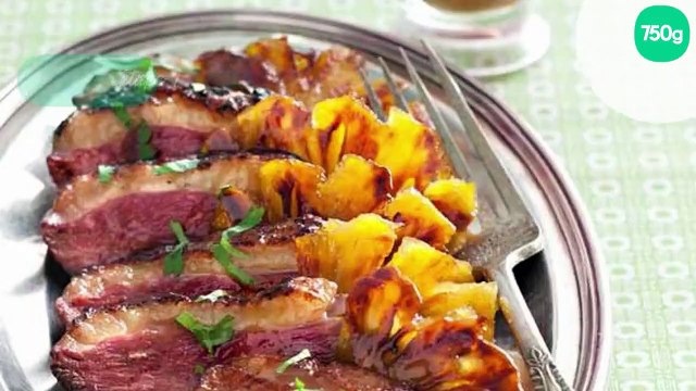 Magret de canard à l'ananas, sauce aigre douce