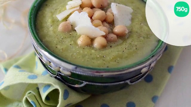 Soupe de courgettes, pois-chiche et parmesan