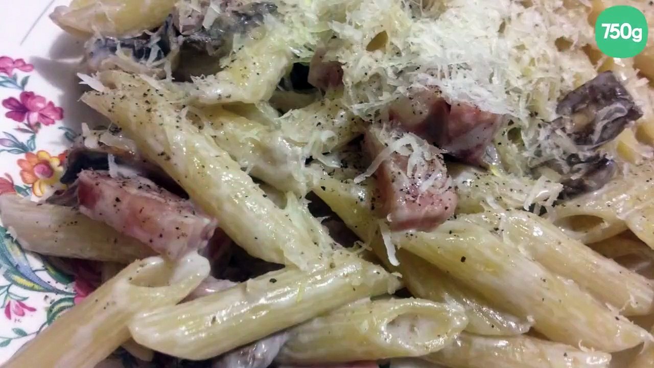 Pâtes aux champignons à la crème et aux lardons