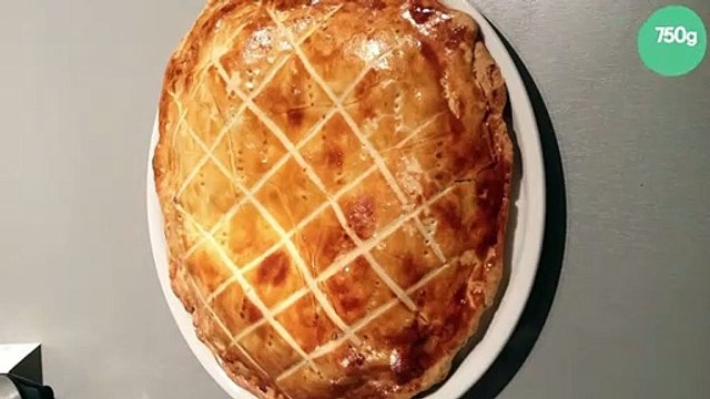 Tourte aux émiettés de confit de canard et pommes de terre sautées aux herbes de Provence