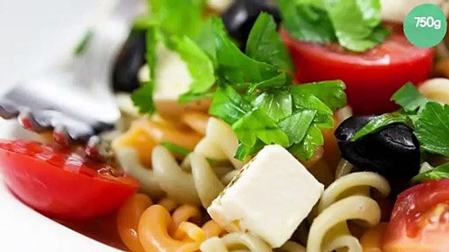 Salade de pâtes tricolores, tomates, et Caprice des Dieux