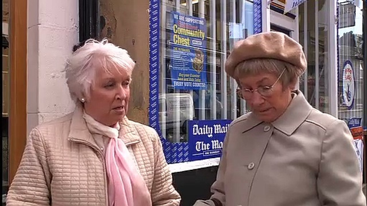 Last Of The Summer Wine S28/E5 'Barry in Danger From Reading and Aunt Jessie' Peter Sallis, Frank Thornton, June Whitfield