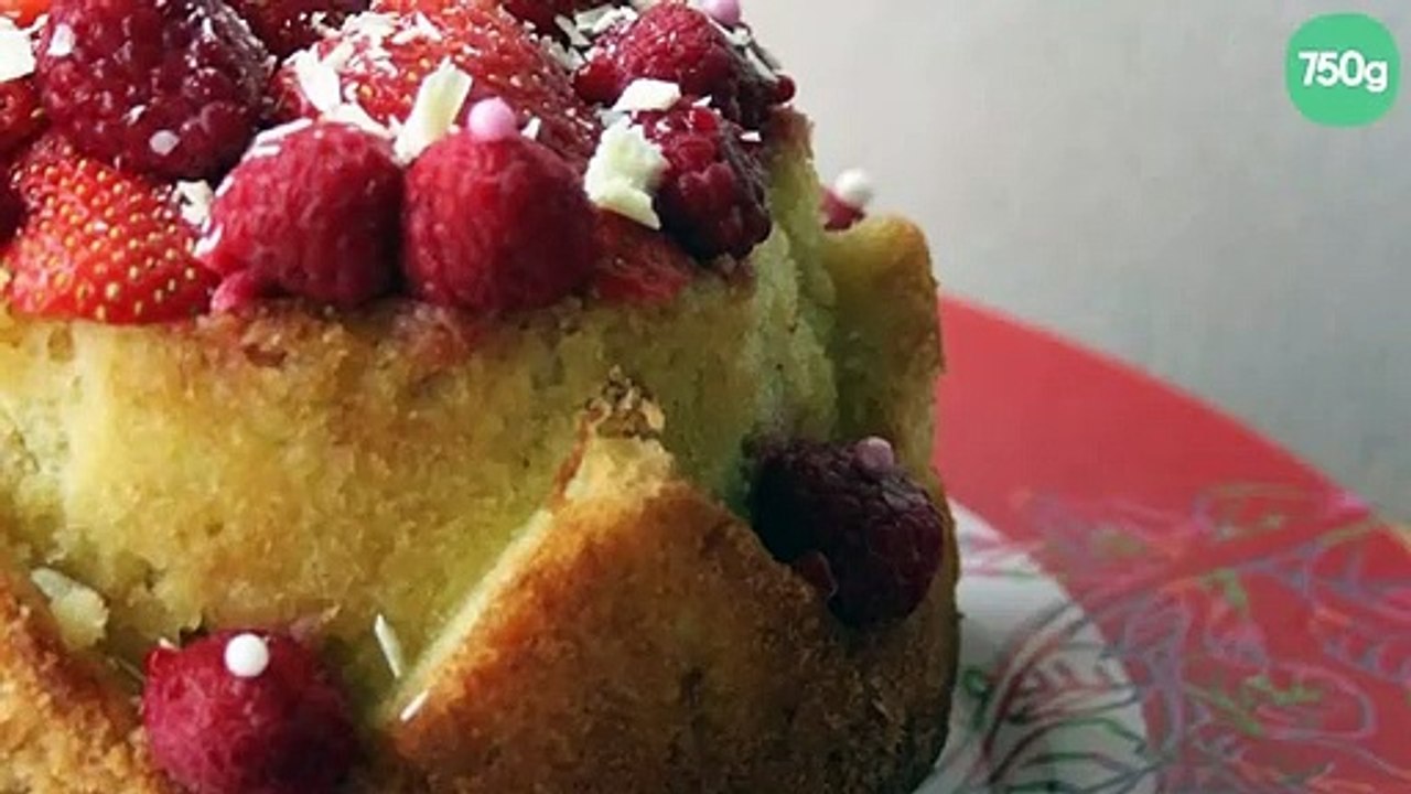 Cake quatre-quarts aux fruits rouges