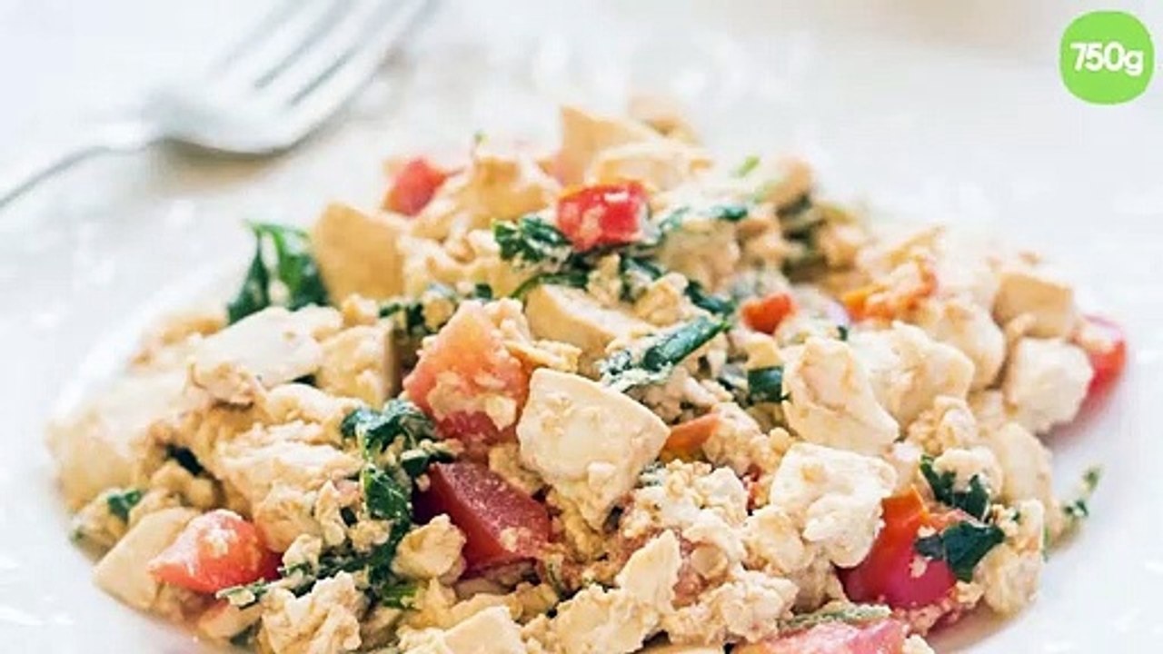 Tofu brouillé ou œufs brouillés vegan