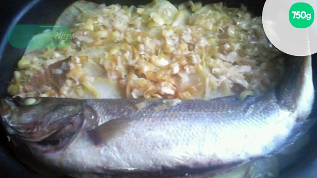 Bar de ligne cuit au plat, pommes de terre au vin blanc