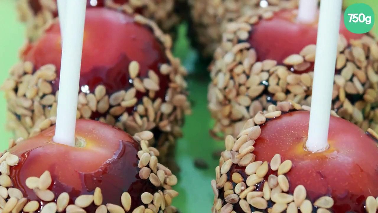 Sucettes de tomates cerises aux graines de sésame